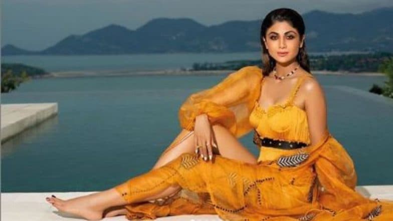 बॉलिवूड अभिनेत्री शिल्पा शेट्टीने धुडकावली 10 कोटींची जाहिरात, कारण ऐकून तुम्हीही व्हाल हैराण बॉलिवूड अभिनेत्री शिल्पा शेट्टीने धुडकावली 10 कोटींची जाहिरात, कारण ऐकून तुम्हीही व्हाल हैराण