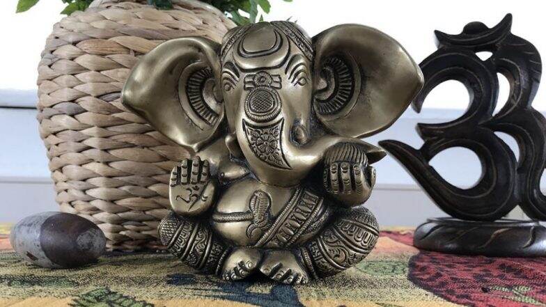 Happy Ganeshotsav 2019 HD Images: गणरायाच्या आगमनाच्या मराठमोळ्या शुभेच्छा, HD Greetings, Wallpapers, Wishes देऊन करा आनंद द्विगुणित Happy Ganeshotsav 2019 HD Images: गणरायाच्या आगमनाच्या मराठमोळ्या शुभेच्छा, HD Greetings, Wallpapers, Wishes देऊन करा आनंद द्विगुणित
