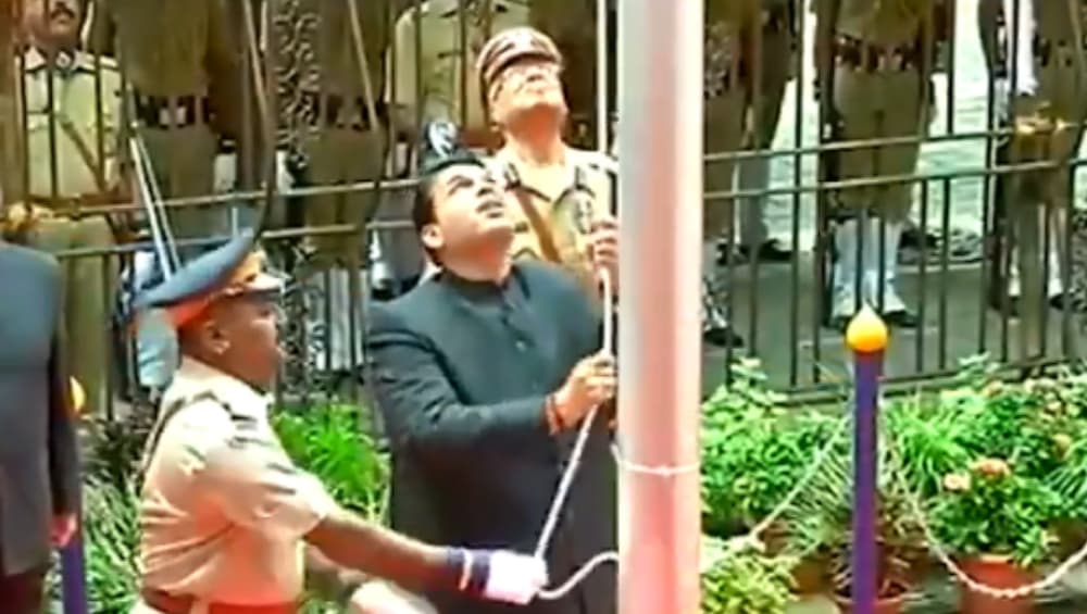 Indian Independence Celebration 2019: मुख्यमंत्री देवेंद्र फडणवीस यांच्या हस्ते मंत्रालयात ध्वजारोहण; राज्यभरात 73 व्या स्वातंत्र्य दिनाच्या सेलिब्रेशनला सुरूवात Indian Independence Celebration 2019: मुख्यमंत्री देवेंद्र फडणवीस यांच्या हस्ते मंत्रालयात ध्वजारोहण; राज्यभरात 73 व्या स्वातंत्र्य दिनाच्या सेलिब्रेशनला सुरूवात