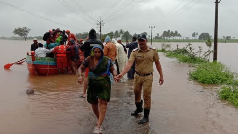 रायगड, कोल्हापूर,सातारा, सांगली मध्ये पुढील 3 दिवस अतिवृष्टीचे; पुणे शहरात 137% पाऊस रायगड, कोल्हापूर,सातारा, सांगली मध्ये पुढील 3 दिवस अतिवृष्टीचे; पुणे शहरात 137% पाऊस