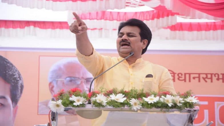 BJP Mega Recruitment 2019: 'निष्ठेने वागायचं तर, भाजपखेरीज पर्याय नाही', भाजप प्रवेशानंतर हर्षवर्धन पाटील याचे वक्तव्य BJP Mega Recruitment 2019: 'निष्ठेने वागायचं तर, भाजपखेरीज पर्याय नाही', भाजप प्रवेशानंतर हर्षवर्धन पाटील याचे वक्तव्य