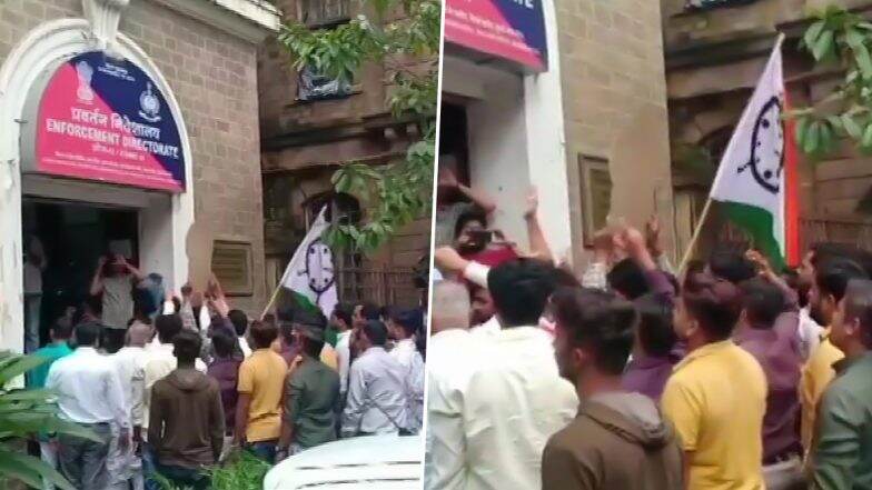 महाराष्ट्र राज्य सहकारी बँक घोटाळा: शरद पवार यांच्याविरोधी कारवाईच्या निषेधार्थ मुंबईतील ED कार्यालयाबाहेर राष्ट्रवादी कॉंग्रेस पक्षाची निदर्शन महाराष्ट्र राज्य सहकारी बँक घोटाळा: शरद पवार यांच्याविरोधी कारवाईच्या निषेधार्थ मुंबईतील ED कार्यालयाबाहेर राष्ट्रवादी कॉंग्रेस पक्षाची निदर्शन