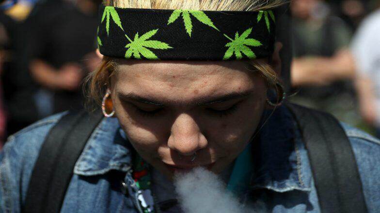Global Weed Consumption यादीत मुंबई 6व्या तर दिल्ली 3ऱ्या स्थानी; पाकिस्तान मधील कराची टॉप 2 वर Global Weed Consumption यादीत मुंबई 6व्या तर दिल्ली 3ऱ्या स्थानी; पाकिस्तान मधील कराची टॉप 2 वर