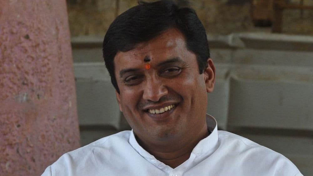 NCP ला आणखी एक धक्का, धनंजय महाडीक भाजपात प्रवेश करणार NCP ला आणखी एक धक्का, धनंजय महाडीक भाजपात प्रवेश करणार