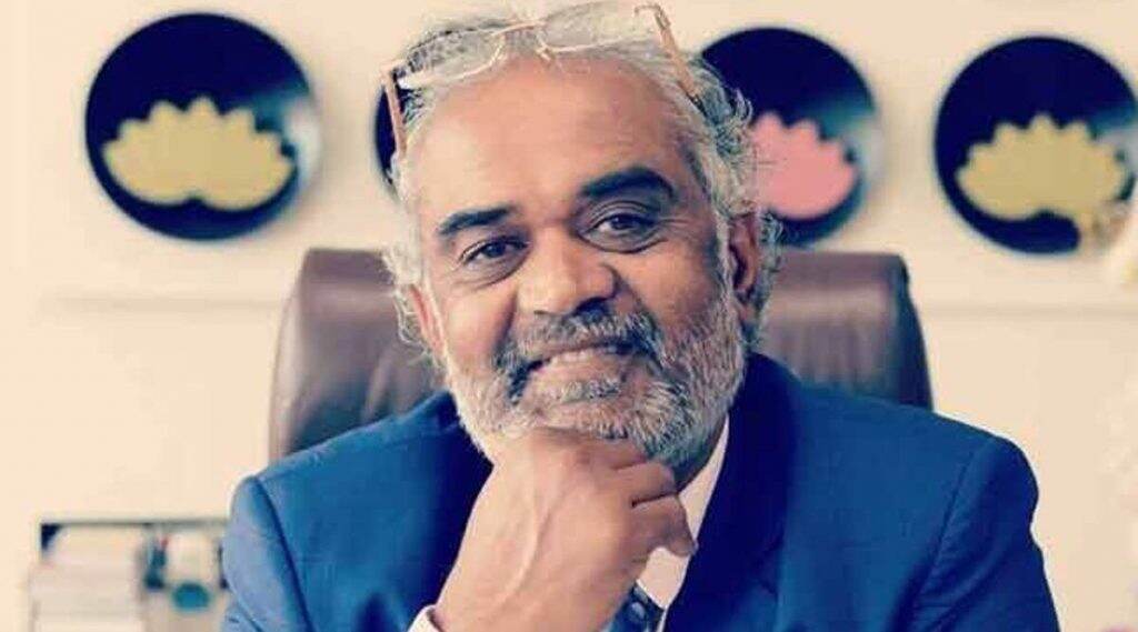 हिरे कर्मचाऱ्यांना आर्थिक मंदीचा फटका, सावजी ढोलकिया यांच्याकडून दिवाळी गिफ्ट म्हणून देण्यात येणारे फ्लॅट आणि कार मिळणार नाही हिरे कर्मचाऱ्यांना आर्थिक मंदीचा फटका, सावजी ढोलकिया यांच्याकडून दिवाळी गिफ्ट म्हणून देण्यात येणारे फ्लॅट आणि कार मिळणार नाही
