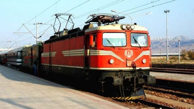 पालघर रेल्वे स्टेशनवर आता एक्सप्रेस गाड्याही घेणार थांबा; आजपासून सेवा सुरु पालघर रेल्वे स्टेशनवर आता एक्सप्रेस गाड्याही घेणार थांबा; आजपासून सेवा सुरु