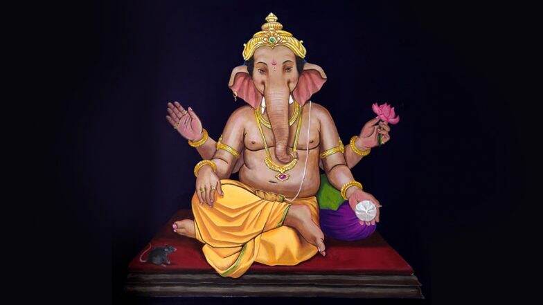 Ganeshotsav 2019: लोअर परेलचा हा 'निसर्गाचा राजा' भिंतीवर होतो विराजमान, वाचा रुस्तम बिल्डिंगमधील या बाप्पाच्या विसर्जनाची 'इको फ्रेंडली' परंपरा Ganeshotsav 2019: लोअर परेलचा हा 'निसर्गाचा राजा' भिंतीवर होतो विराजमान, वाचा रुस्तम बिल्डिंगमधील या बाप्पाच्या विसर्जनाची 'इको फ्रेंडली' परंपरा