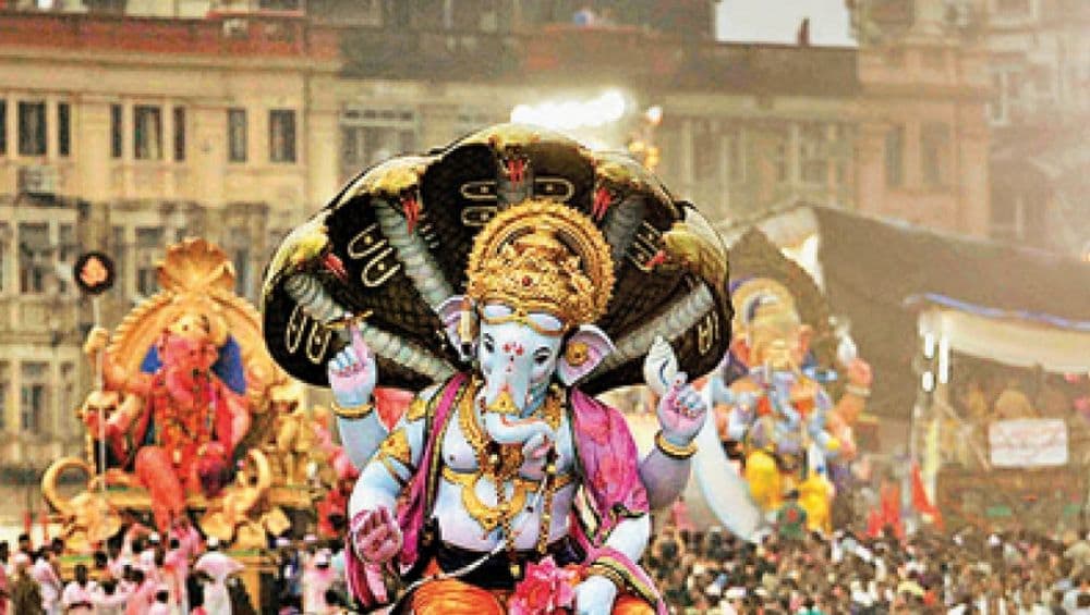 अनंत चतुर्दशी वेळी पुलावरुन 'एकावेळी एकच मुर्ती' घेऊन जाण्याचे प्रशासनाचे गणेश मंडळांना आवाहन, मिरवणुकीदरम्यान 'या' मार्गावरील पुल बंद अनंत चतुर्दशी वेळी पुलावरुन 'एकावेळी एकच मुर्ती' घेऊन जाण्याचे प्रशासनाचे गणेश मंडळांना आवाहन, मिरवणुकीदरम्यान 'या' मार्गावरील पुल बंद