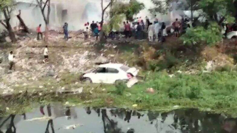 गुरदासपूर फटाक्यांच्या कारखान्यात भीषण स्फोट, 19 जणांचा मृत्यू; पंजाब सरकारने 2 लाख अनुदान केले जाहीर गुरदासपूर फटाक्यांच्या कारखान्यात भीषण स्फोट, 19 जणांचा मृत्यू; पंजाब सरकारने 2 लाख अनुदान केले जाहीर