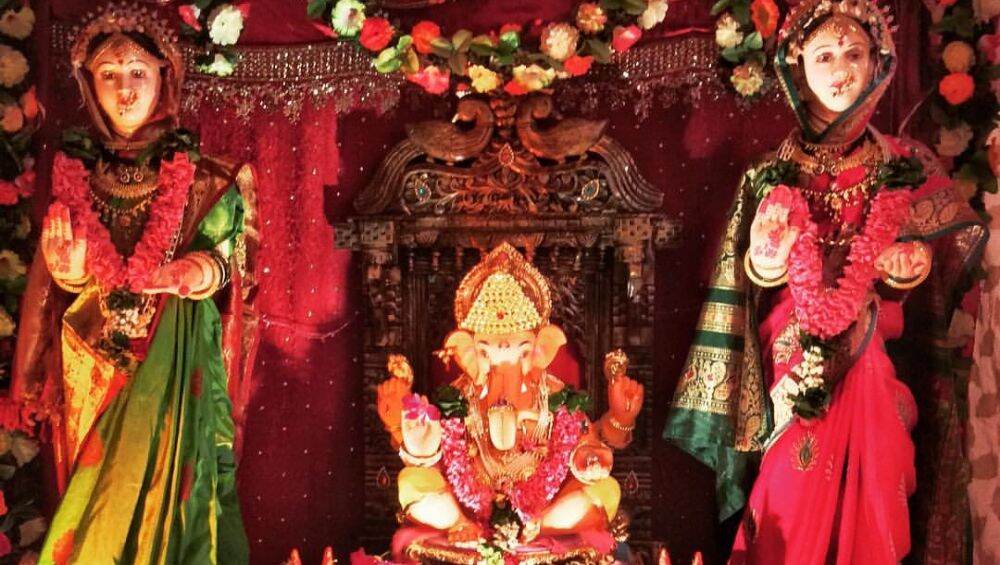 Gauri Pujan 2019: गौरी पूजन करण्याची वेळ आणि तारीख जाणून घ्या Gauri Pujan 2019: गौरी पूजन करण्याची वेळ आणि तारीख जाणून घ्या