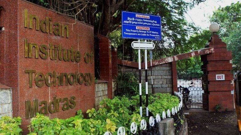 IIT MTech फीमध्ये तब्बल 900 % वाढ; तीन वर्षांतच पूर्ण करावा लागेल अभ्यासक्रम, जाणून घ्या नवे शुल्क IIT MTech फीमध्ये तब्बल 900 % वाढ; तीन वर्षांतच पूर्ण करावा लागेल अभ्यासक्रम, जाणून घ्या नवे शुल्क