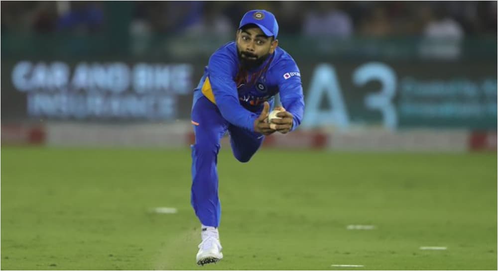 IND vs SA 2nd T20I: विराट कोहली याने टिपला जबरदस्त झेल; चाहत्यांकडून ‘किंग कोहली’चे कौतुक, म्हणाले रवींद्र जडेजाकडून घेतोय ‘कॅचिंग लेसन’ (Video) IND vs SA 2nd T20I: विराट कोहली याने टिपला जबरदस्त झेल; चाहत्यांकडून ‘किंग कोहली’चे कौतुक, म्हणाले रवींद्र जडेजाकडून घेतोय ‘कॅचिंग लेसन’ (Video)