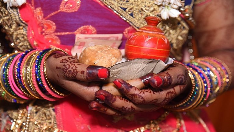 Curse of Dowry System: ठरलेला हुंडा दिला नाही म्हणून मुलाने दिला लग्नास नकार; म्हणाला, 'डिमांड पूर्ण झाली नाही तर...' (Watch Video)