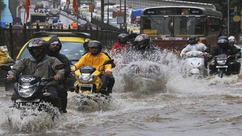 Maharashtra Monsoon Forecast 2019: पुढील 48 तासांत विदर्भासह कोकणात मुसळधार पावसाची शक्यता, तर मुंबईतही पावसाची कोसळधार सुरुच राहणार Maharashtra Monsoon Forecast 2019: पुढील 48 तासांत विदर्भासह कोकणात मुसळधार पावसाची शक्यता, तर मुंबईतही पावसाची कोसळधार सुरुच राहणार