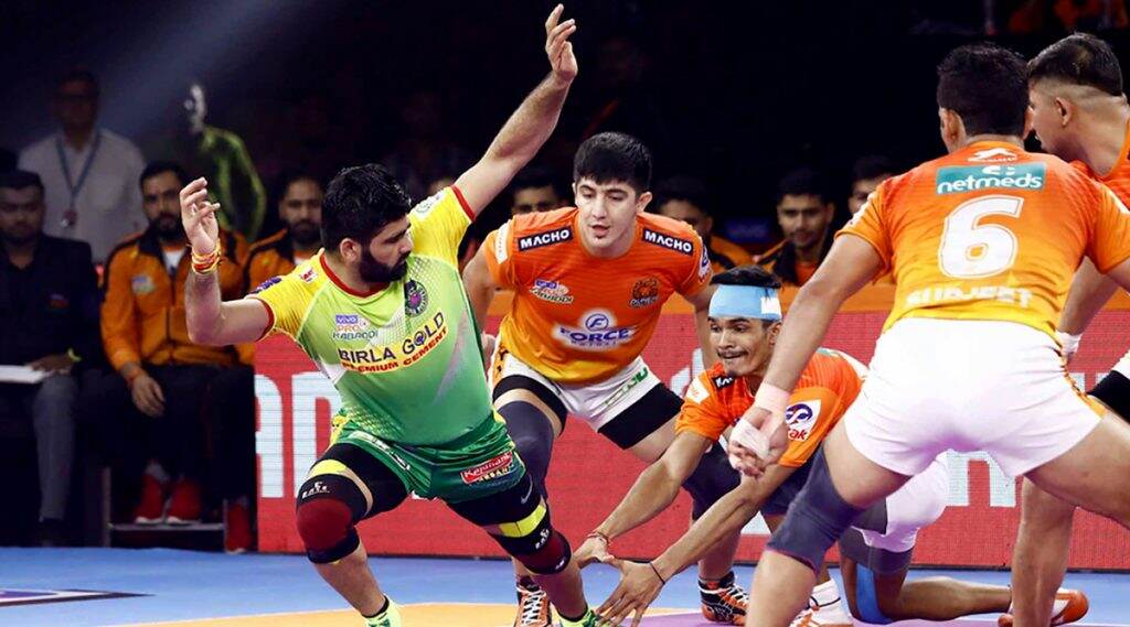 Pro Kabaddi 2019: प्रदीप नरवाल याच्या शानदार खेळीच्या जोरावर पटना पायरेट्स ने मिळवला विजय, डिफेंसमध्ये नीरज कुमार याने केला विक्रम Pro Kabaddi 2019: प्रदीप नरवाल याच्या शानदार खेळीच्या जोरावर पटना पायरेट्स ने मिळवला विजय, डिफेंसमध्ये नीरज कुमार याने केला विक्रम