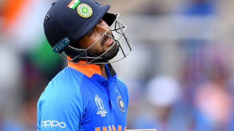 Rishabh Pant वरील प्रकाशझोत थोडे दिवस कमी करा; Rohit Sharma ची प्रेक्षकांना विनंती Rishabh Pant वरील प्रकाशझोत थोडे दिवस कमी करा; Rohit Sharma ची प्रेक्षकांना विनंती