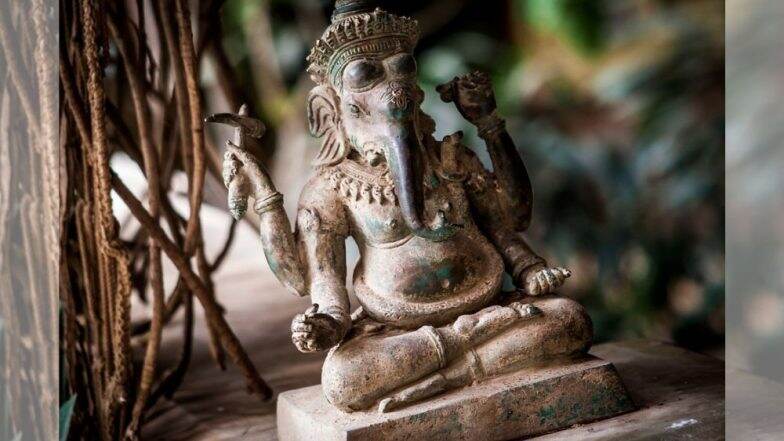 Ganeshotsav 2019: गणेशोत्सवाच्या निमित्ताने देशभरातील ही 10 गणेश मंदिरे ठरतात भाविकांचे आकर्षण, जाणून घ्या खासियत व इतिहास Ganeshotsav 2019: गणेशोत्सवाच्या निमित्ताने देशभरातील ही 10 गणेश मंदिरे ठरतात भाविकांचे आकर्षण, जाणून घ्या खासियत व इतिहास