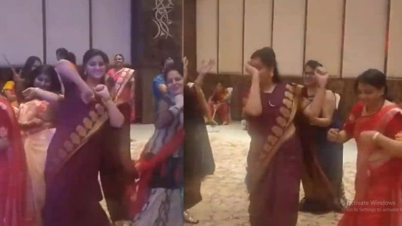 Navaratri 2019: नवरात्रीच्या पार्श्वभूमीवर खासदार नवनीत राणा यांनी धरला गरबा व दांडियावर ठेका; पहा व्हिडीओ Navaratri 2019: नवरात्रीच्या पार्श्वभूमीवर खासदार नवनीत राणा यांनी धरला गरबा व दांडियावर ठेका; पहा व्हिडीओ