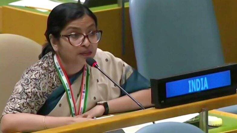 संयुक्त राष्ट्रात भारताकडून पाकिस्तानला कडक प्रत्त्युत्तर; Right To Reply अंतर्गत इम्रान खान यांच्या भडकाऊ विधानांवर विदिशा मैत्रा यांच्याकडून प्रतिक्रिया संयुक्त राष्ट्रात भारताकडून पाकिस्तानला कडक प्रत्त्युत्तर; Right To Reply अंतर्गत इम्रान खान यांच्या भडकाऊ विधानांवर विदिशा मैत्रा यांच्याकडून प्रतिक्रिया