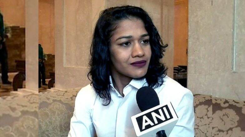 भाजप नेता, कुस्तीपटू बबीता फोगाट यांच्याकडून पोलीस सेवेततील नोकरीचा राजीनामा भाजप नेता, कुस्तीपटू बबीता फोगाट यांच्याकडून पोलीस सेवेततील नोकरीचा राजीनामा