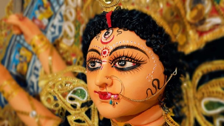 ‘या’ शहरात बनत आहे 13 फुट उंच, तब्बल 50 किलो सोन्याची दुर्गा देवीची मूर्ती; किंमत ऐकून व्हाल थक्क