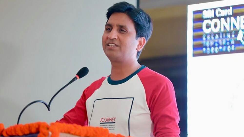 चंद्रयान २: इस्त्रोच्या शास्त्रज्ञांसाठी कवी कुमार विश्वास यांनी लिहलेली कविता नक्की वाचा चंद्रयान २: इस्त्रोच्या शास्त्रज्ञांसाठी कवी कुमार विश्वास यांनी लिहलेली कविता नक्की वाचा