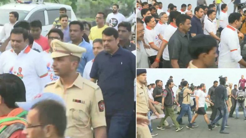 Maharashtra Assembly Election 2019: मुंबईतील मरिन ड्राईव्ह येथे 'मुंबई चालली भाजपसोबत' अभियान राबवून देवेंद्र फडणवीस यांचा जनतेशी संवाद