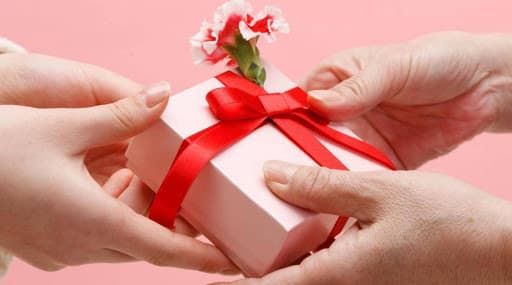 Bhaubij Gift Ideas : ‘भाऊबीजे’ला बहिणीसाठी घ्या ‘हे’ खास गिफ्ट्स Bhaubij Gift Ideas : ‘भाऊबीजे’ला बहिणीसाठी घ्या ‘हे’ खास गिफ्ट्स