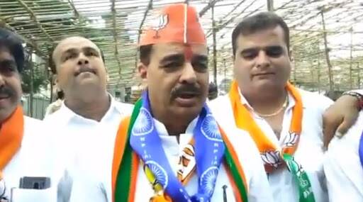 Watch Video: भाजप उमेदवार कुमार आयलानी यांच्याकडून देवेंद्र फडणवीस यांचा 'Prime Minister' म्हणून उल्लेख; सोशल मीडियात व्हिडिओ व्हायरल Watch Video: भाजप उमेदवार कुमार आयलानी यांच्याकडून देवेंद्र फडणवीस यांचा 'Prime Minister' म्हणून उल्लेख; सोशल मीडियात व्हिडिओ व्हायरल