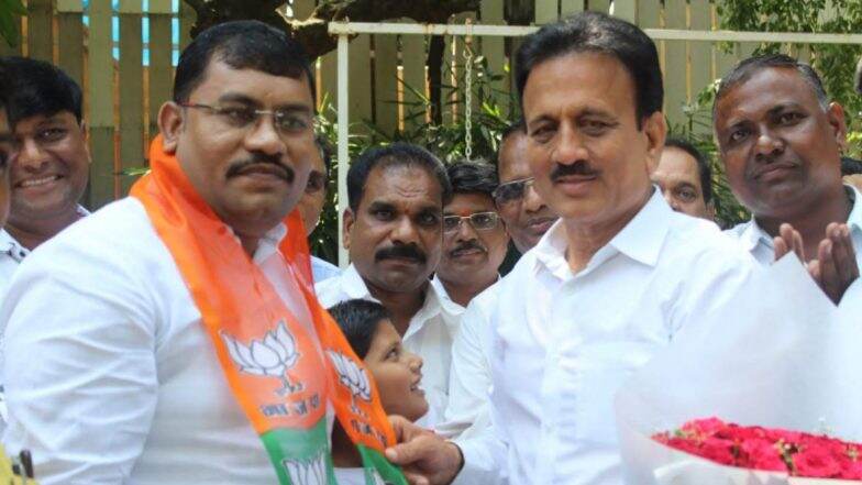 अनिल महाजन यांची बसपाला सोडचिठ्ठी देत भाजपमध्ये घरवापसी; संघटन कौशल्याचा पक्षाला होऊ शकतो फायदा अनिल महाजन यांची बसपाला सोडचिठ्ठी देत भाजपमध्ये घरवापसी; संघटन कौशल्याचा पक्षाला होऊ शकतो फायदा
