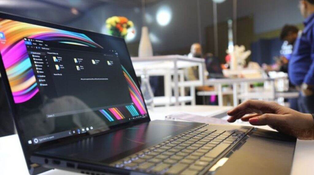 Asus कंपनीने लॉन्च केला 2 स्क्रिन असणारा दमदार लॅपटॉप, जाणून घ्या किंमत आणि फिचर्स Asus कंपनीने लॉन्च केला 2 स्क्रिन असणारा दमदार लॅपटॉप, जाणून घ्या किंमत आणि फिचर्स