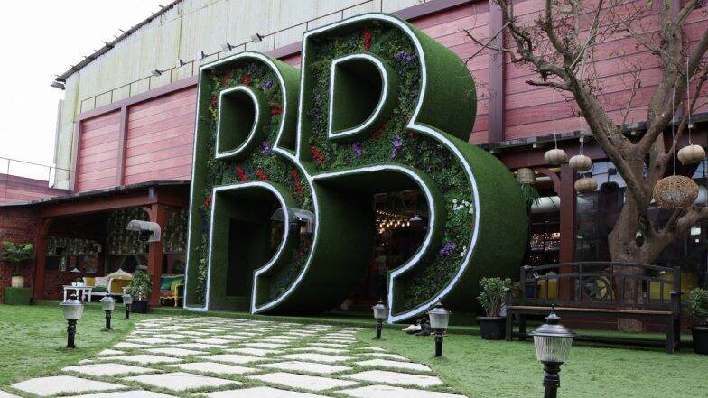 Bigg Boss 13 Protest: बिग बॉस 13 च्या 'Bed Friends Forever'या कन्सेप्टला करणी सेनेचा विरोध, सलमान खानच्या घराबाहेर घोषणाबाजी करणा-या 20 जणांना अटक Bigg Boss 13 Protest: बिग बॉस 13 च्या 'Bed Friends Forever'या कन्सेप्टला करणी सेनेचा विरोध, सलमान खानच्या घराबाहेर घोषणाबाजी करणा-या 20 जणांना अटक