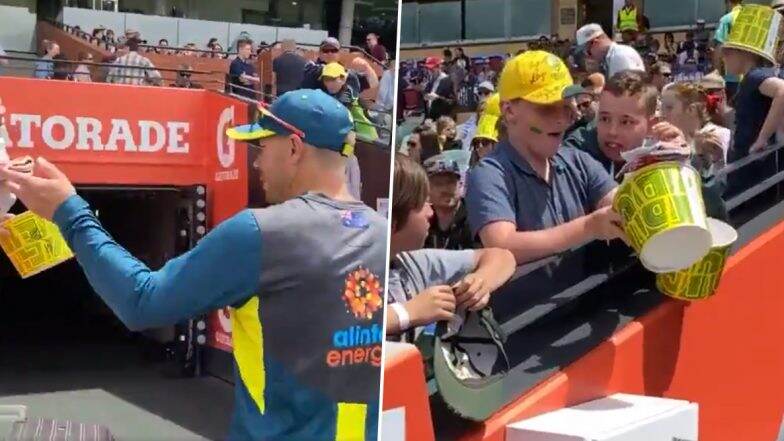 AUS vs SL T20I 2019: डेव्हिड वॉर्नर जेव्हा गिफ्ट करतो ग्लोव्ह्ज; छोट्या चाहत्याला भावना अनावर; पाहा Video AUS vs SL T20I 2019: डेव्हिड वॉर्नर जेव्हा गिफ्ट करतो ग्लोव्ह्ज; छोट्या चाहत्याला भावना अनावर; पाहा Video