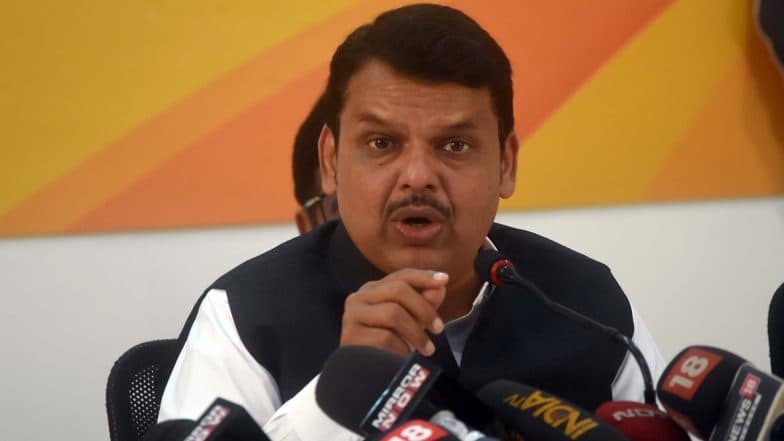 Devendra Fadnavis: लोकशाहीत चर्चेला स्थानच नाही का? राणा दाम्पत्यांना पोलिसांनी ताब्यात घेतल्यानंतर देवेंद्र फडणवीस यांचा राज्य सरकारला सवाल