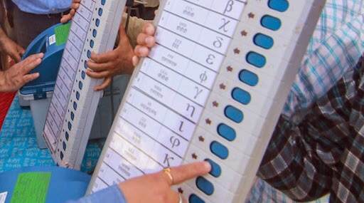EVM Machine खरंच हॅक होतात का? जाणून घ्या या मागचं सत्य EVM Machine खरंच हॅक होतात का? जाणून घ्या या मागचं सत्य