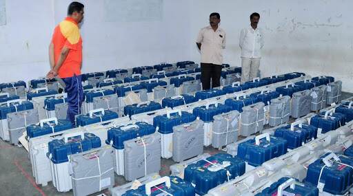 Maharashtra Assembly Election 2019: मतदानानंतर ‘असा’ असतो ईव्हीएमचा प्रवास Maharashtra Assembly Election 2019: मतदानानंतर ‘असा’ असतो ईव्हीएमचा प्रवास