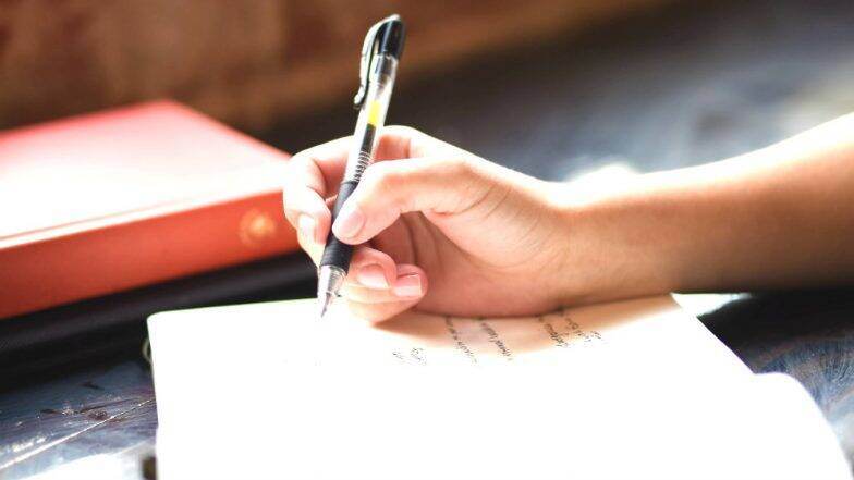 MSBSHSE HSC Exam 2020: महाराष्ट्र बोर्डची 12 वी परीक्षा यंदा 18 फेब्रुवारीपासून; परीक्षा आणि गुण पद्धतीमध्ये यंदा होणारे 'हे' बदल MSBSHSE HSC Exam 2020: महाराष्ट्र बोर्डची 12 वी परीक्षा यंदा 18 फेब्रुवारीपासून; परीक्षा आणि गुण पद्धतीमध्ये यंदा होणारे 'हे' बदल