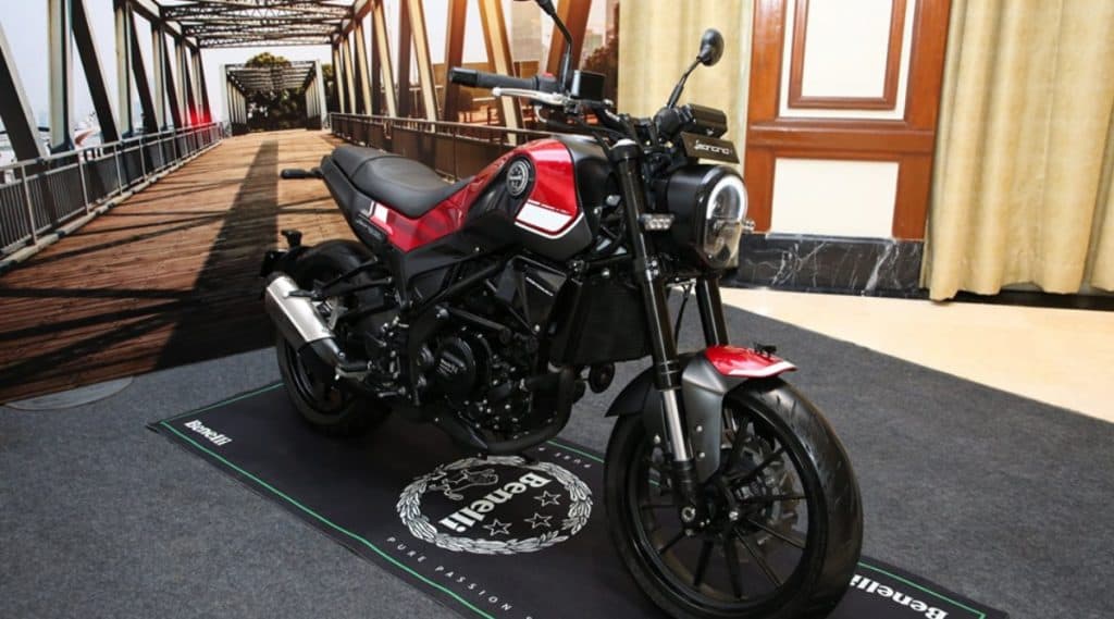 Benelli कंपनीची 'ही' आहे भारतातील सर्वात स्वस्त बाइक; फक्त 6000 रुपयांत करू शकता बुकिंग Benelli कंपनीची 'ही' आहे भारतातील सर्वात स्वस्त बाइक; फक्त 6000 रुपयांत करू शकता बुकिंग