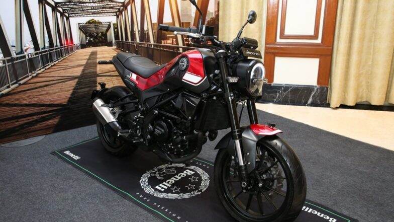 Benelli कंपनीची 'ही' आहे भारतातील सर्वात स्वस्त बाइक; फक्त 6000 रुपयांत करू शकता बुकिंग Benelli कंपनीची 'ही' आहे भारतातील सर्वात स्वस्त बाइक; फक्त 6000 रुपयांत करू शकता बुकिंग