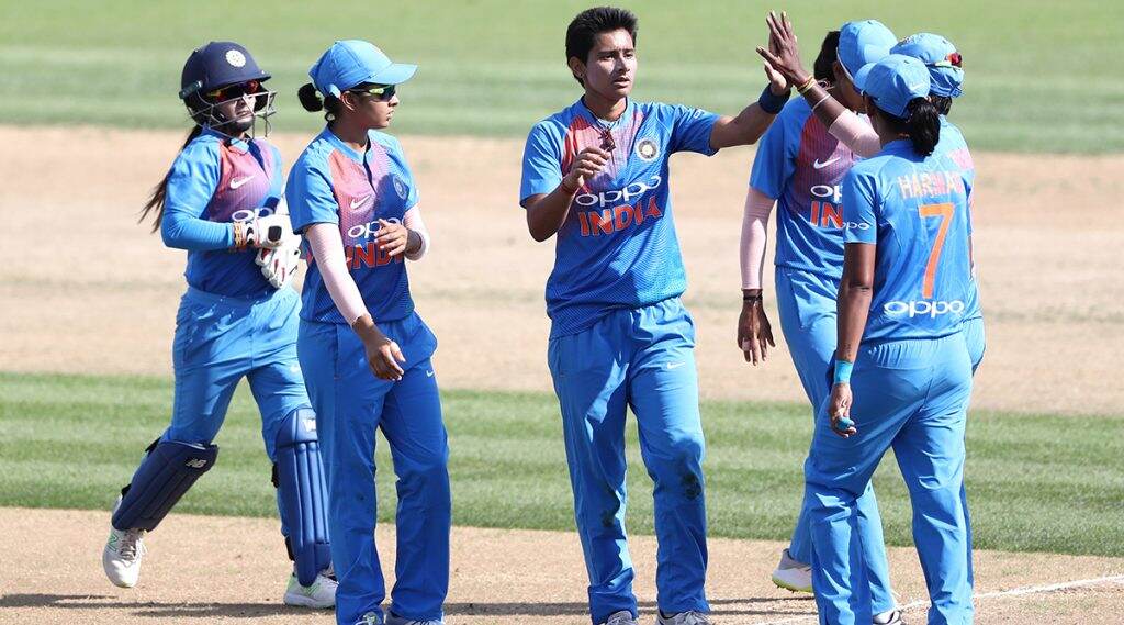 भारतीय महिला क्रिकेट संघ भत्त्याविना वेस्ट इंडिज दैऱ्यावर; BCCI नूतन समितीने तातडीने आर्थिक मदत पाठवल्याने नामुष्की टळली भारतीय महिला क्रिकेट संघ भत्त्याविना वेस्ट इंडिज दैऱ्यावर; BCCI नूतन समितीने तातडीने आर्थिक मदत पाठवल्याने नामुष्की टळली