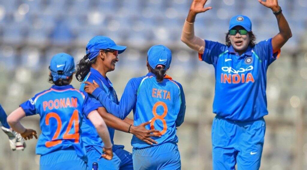 IND-W vs SA-W 1st ODI: दक्षिण आफ्रिकाविरुद्ध पहिल्या वनडेमध्ये भारतीय महिला संघाने 8 विकेट्सने मिळवला सहज विजय IND-W vs SA-W 1st ODI: दक्षिण आफ्रिकाविरुद्ध पहिल्या वनडेमध्ये भारतीय महिला संघाने 8 विकेट्सने मिळवला सहज विजय