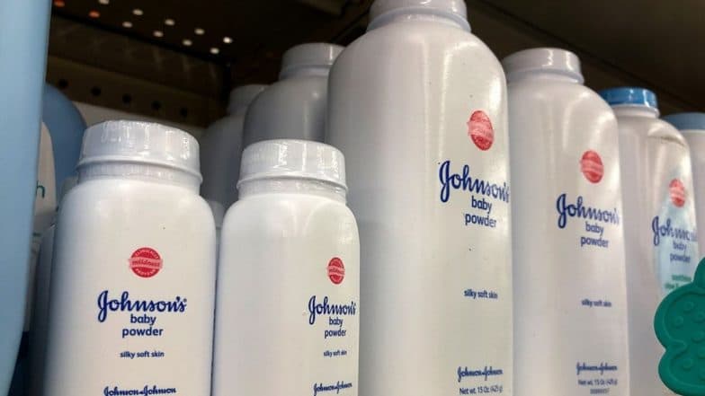 Johnson's Baby पावडर मध्ये कॅन्सरकारक तत्व आढळून आल्याने कंपनीने पुन्हा मागवले 33 हजार डबे Johnson's Baby पावडर मध्ये कॅन्सरकारक तत्व आढळून आल्याने कंपनीने पुन्हा मागवले 33 हजार डबे
