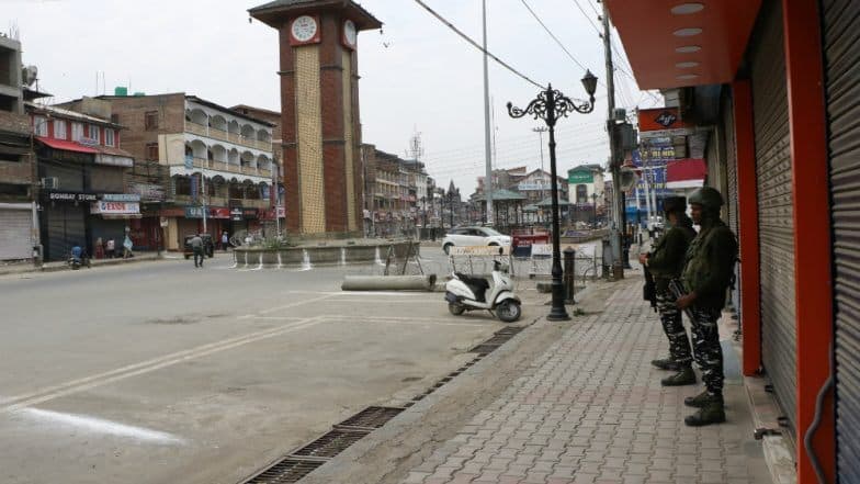 10 ऑक्टोबरपासून काश्मीर पर्यटकांसाठी खुले; राज्यपाल सत्यपाल मलिक यांचा मोठा निर्णय, परिस्थिती नियंत्रणात असल्याचा दावा 10 ऑक्टोबरपासून काश्मीर पर्यटकांसाठी खुले; राज्यपाल सत्यपाल मलिक यांचा मोठा निर्णय, परिस्थिती नियंत्रणात असल्याचा दावा