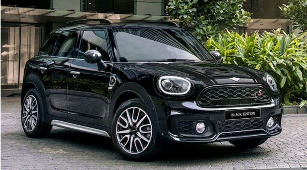 भारतात फक्त 24 लोक खरेदी करु शकतात 'Mini Countryman Black Edition' ची खास कार, 42.40 लाख रुपये किंमत भारतात फक्त 24 लोक खरेदी करु शकतात 'Mini Countryman Black Edition' ची खास कार, 42.40 लाख रुपये किंमत