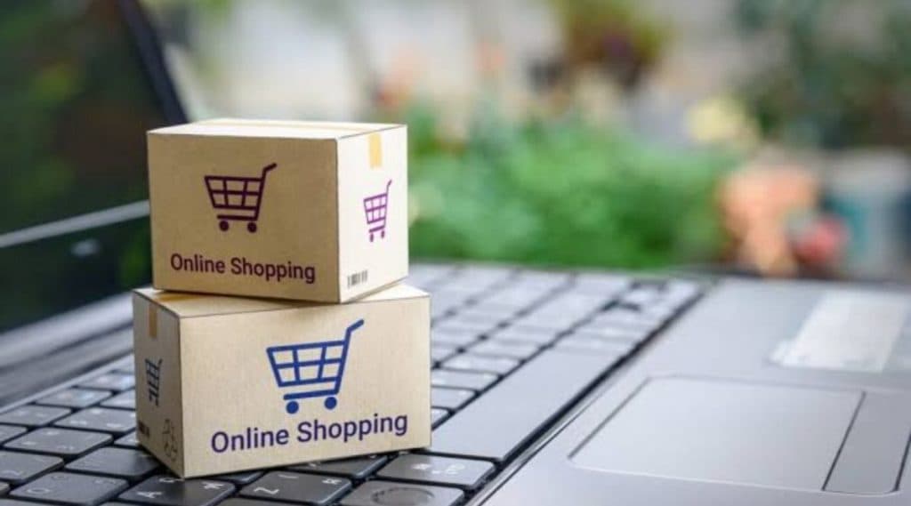 Snapdeal वरुन लॅपटॉप केला खरेदी पण डिलिव्हरी पार्सलमध्ये ग्राहकाला मिळाले फाटलेले बूट Snapdeal वरुन लॅपटॉप केला खरेदी पण डिलिव्हरी पार्सलमध्ये ग्राहकाला मिळाले फाटलेले बूट