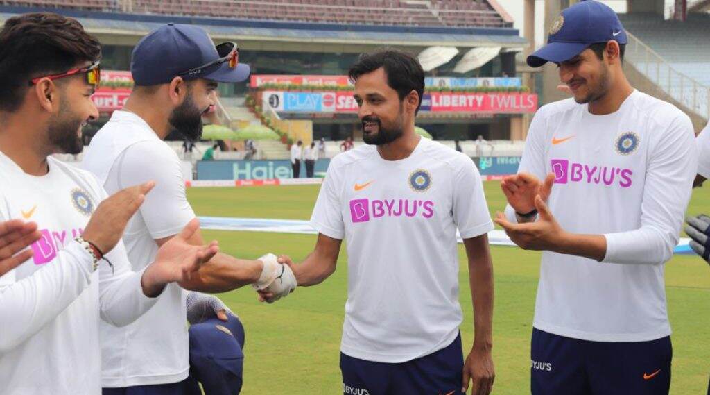 IND vs SA 3rd Test Day 1: क्रिकेटपटू शाहबाझ नदीम याचा वयाच्या तिशीत आंतरराष्ट्रीय क्रिकेटमध्ये डेब्यु, 15 वर्षांती तपश्चर्या आली फळाला , पहा Video IND vs SA 3rd Test Day 1: क्रिकेटपटू शाहबाझ नदीम याचा वयाच्या तिशीत आंतरराष्ट्रीय क्रिकेटमध्ये डेब्यु, 15 वर्षांती तपश्चर्या आली फळाला , पहा Video