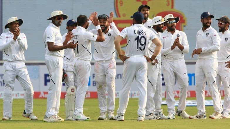 IND vs SA 2nd Test: दुसऱ्या टेस्टमध्ये दक्षिण आफ्रिकेचा डाव आणि 137 धावांनी पराभव, सलग 11 वी मालिका जिंकत टीम इंडियाने मोडला ऑस्ट्रेलियाचा रेकॉर्ड IND vs SA 2nd Test: दुसऱ्या टेस्टमध्ये दक्षिण आफ्रिकेचा डाव आणि 137 धावांनी पराभव, सलग 11 वी मालिका जिंकत टीम इंडियाने मोडला ऑस्ट्रेलियाचा रेकॉर्ड