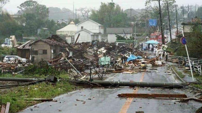 Typhoon Hagibis: जपान मध्ये 60 वर्षांतील सर्वात खतरनाक चक्रीवादळाचा कहर; 14 लोकांचा मृत्य, 42 लाख लोकांचे स्थलांतर Typhoon Hagibis: जपान मध्ये 60 वर्षांतील सर्वात खतरनाक चक्रीवादळाचा कहर; 14 लोकांचा मृत्य, 42 लाख लोकांचे स्थलांतर