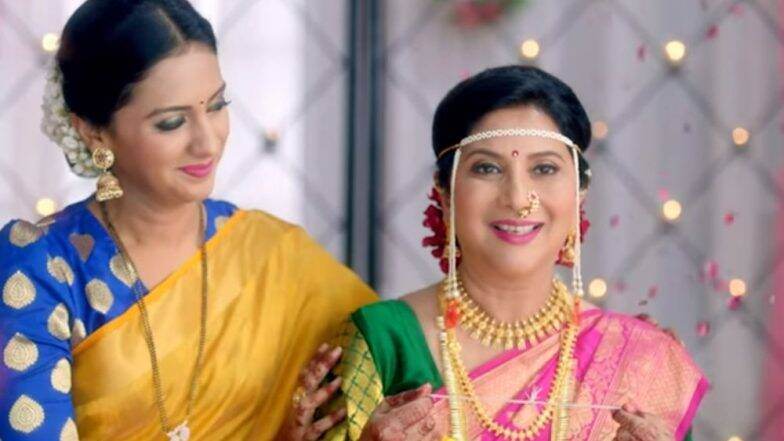 Zee Marathi Awards 2019: ‘झी मराठी अवॉर्ड्स’मध्ये ‘अग्गंबाई सासूबाई’चे घवघवीत यश; पटकावले तब्बल 9 पुरस्कार, पहा यादी Zee Marathi Awards 2019: ‘झी मराठी अवॉर्ड्स’मध्ये ‘अग्गंबाई सासूबाई’चे घवघवीत यश; पटकावले तब्बल 9 पुरस्कार, पहा यादी