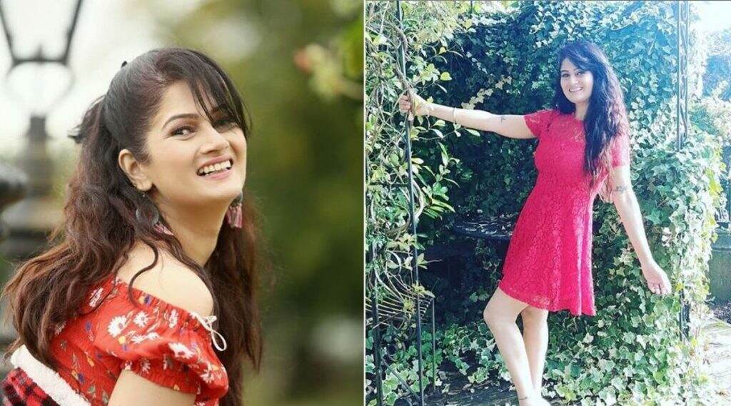 Bigg Boss Marathi 1 ची स्पर्धक रेशम टिपणीस नव्या कोऱ्या सिनेमासह येणार प्रेक्षकांच्या भेटीला; टीम सोबत शेअर केले खास फोटो (See Photos) Bigg Boss Marathi 1 ची स्पर्धक रेशम टिपणीस नव्या कोऱ्या सिनेमासह येणार प्रेक्षकांच्या भेटीला; टीम सोबत शेअर केले खास फोटो (See Photos)